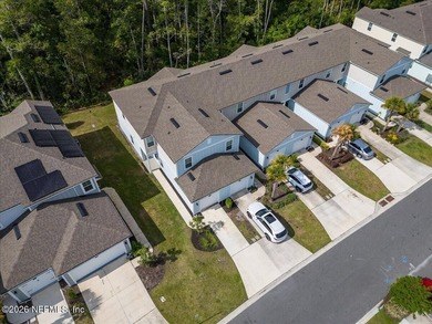Desirable END-UNIT townhome and featuring 3 BEDROOMS, 2.5 BATHS - photo 6