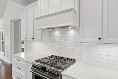 Welcome to a stunning Jimmy Nash-built home set on a full acre - photo 27