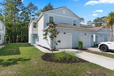 Desirable END-UNIT townhome and featuring 3 BEDROOMS, 2.5 BATHS - photo 8