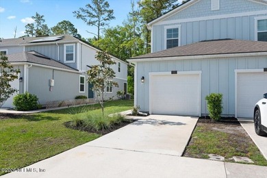 Desirable END-UNIT townhome and featuring 3 BEDROOMS, 2.5 BATHS - photo 9