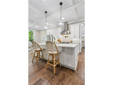 KINGSMILL WATERFRONT - Stunning new construction on a large - photo 9