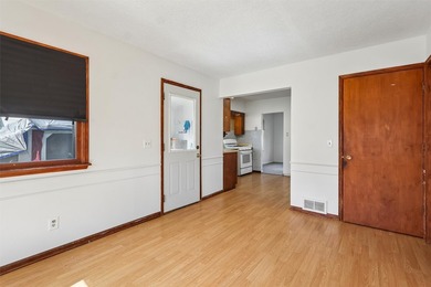 3-bedroom, 1-bath ranch home on a quiet street offering 1,070 sq - photo 8