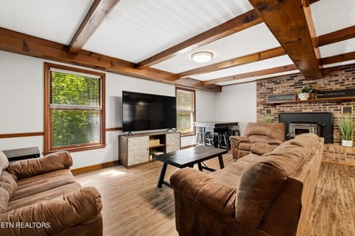 UT parents...your search is over! Nestled on a private wooded - photo 8
