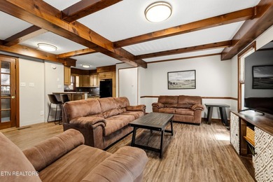 UT parents...your search is over! Nestled on a private wooded - photo 10