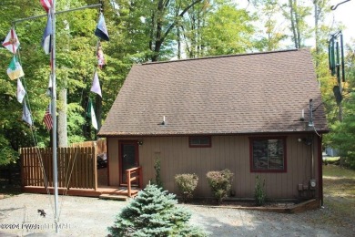 Lake Wallenpaupack Home For Sale in Lake Ariel Pennsylvania