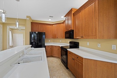 Welcome to this immaculate 3-bedroom, 2-bathroom home located in - photo 10