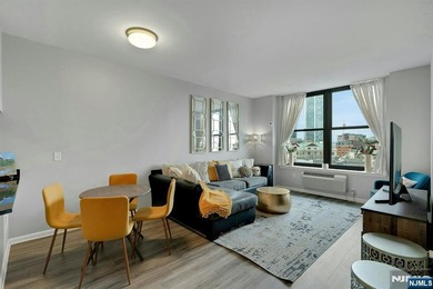 Experience a lifestyle. Welcome to Grove Pointe, one of Downtown