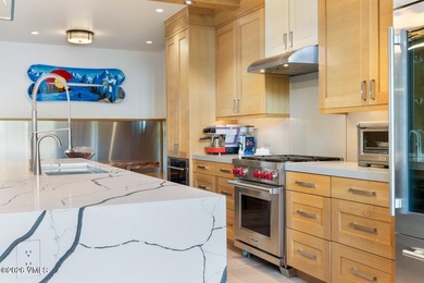 Riverfront Lodge #400 is a rare top-floor 3-bedroom residence - photo 12
