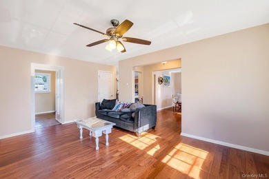 Welcome to this distinguished colonial residence tucked away in - photo 15