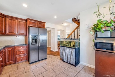 Welcome to this distinguished colonial residence tucked away in - photo 16