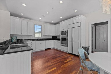 This lovely Royal Cottage sits on Sunset Lake with 3 beds and 3 - photo 16