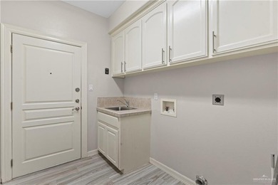 NEW REDUCED PRICE! MOTIVATED SELLERS; Beautiful home at Los - photo 22