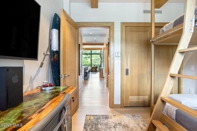 Riverfront Lodge #400 is a rare top-floor 3-bedroom residence - photo 25