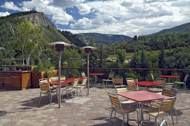 Riverfront Lodge #400 is a rare top-floor 3-bedroom residence - photo 48