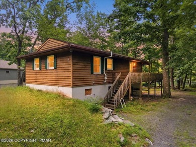 86 FEET OF GORGEOUS LAKEFRONT! -- the one thing no renovation - photo 1