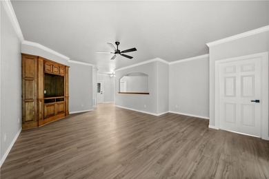 Welcome home to this beautifully updated 5-bedroom, 4-bath - photo 11