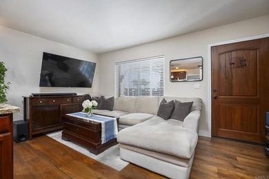 Lovely upgraded top-floor condo features an open floor plan - photo 11