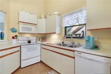 Beautiful first-floor villa in the highly desirable Montego Cove - photo 11