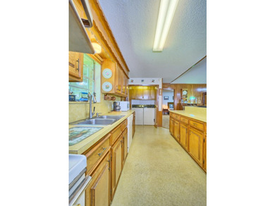 Affordable waterfront living on Toledo Bend! This charming - photo 15