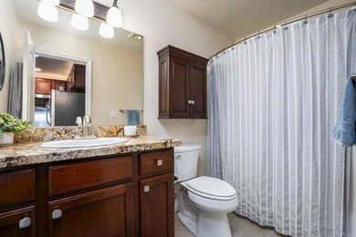 Lovely upgraded top-floor condo features an open floor plan - photo 16