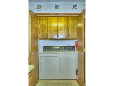 Affordable waterfront living on Toledo Bend! This charming - photo 17