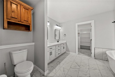 Welcome home to this beautifully updated 5-bedroom, 4-bath - photo 24