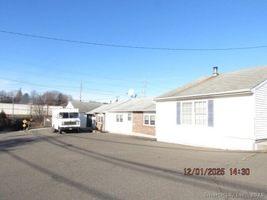 2 office buildings, heavy truck service garage with lift, 6 bay - photo 2