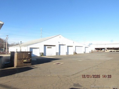 2 office buildings, heavy truck service garage with lift, 6 bay - photo 3