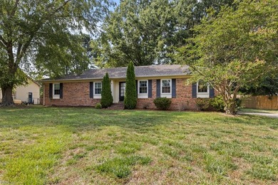 This lovely brick ranch offers an abundance of space with 4 - photo 3
