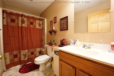 PEACEFUL, PRIVATE COUNTRY SETTING ON 1.2 ACRES IN POCA! THIS - photo 11
