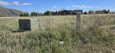 Very nice level lot in Griffin Ranch with beautiful views and - photo 11