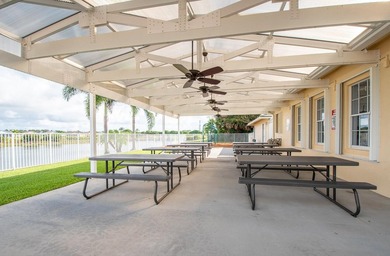 Welcome home to this beautifully maintained 3-bedroom, 2-bath - photo 34