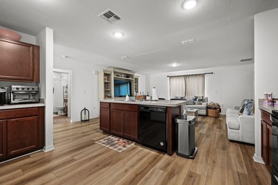 CBS Built in 2021 - 4-bedroom, 2-bath, 2-car garage FENCED YARD - photo 10