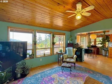Ocean View Delight! Perched near the top of Whaleshead Beach - photo 21