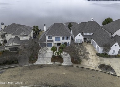 Wake up to wide-open water views and end your days with - photo 2