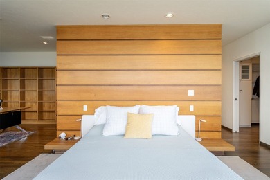 Simply Grand. This waterfront wonder is perched like an eagle - photo 26