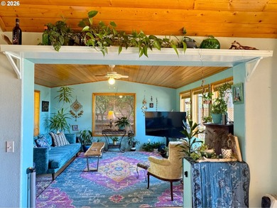 Ocean View Delight! Perched near the top of Whaleshead Beach - photo 28