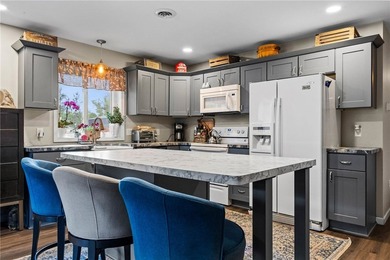 OPEN HOUSE CANCELLED!! AMAZING SPACE!! LOTS OF OPTIONS! Country - photo 30