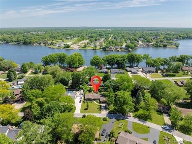 **OPEN HOUSE, Saturday, June 20th, 12-2** Step into a home that - photo 3