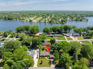 **OPEN HOUSE, Saturday, June 20th, 12-2** Step into a home that - photo 6