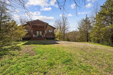 Welcome to 2649 Wildwood Rd, a private cabin-style retreat - photo 1