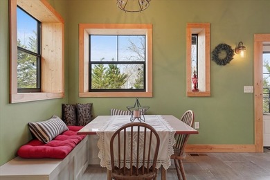 Welcome to 2649 Wildwood Rd, a private cabin-style retreat - photo 6