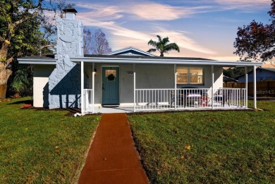 (private lake, pond, creek) Home For Sale in New Port Richey Florida