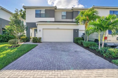 Lake Townhome/Townhouse For Sale in Lake Worth, Florida