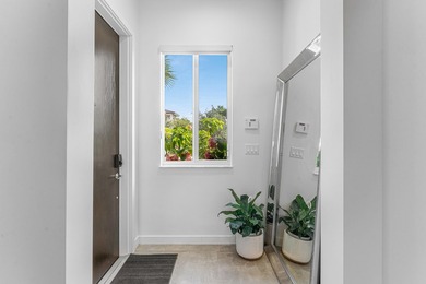 Gorgeous, modern 4 bd/ 3.5 bath end unit townhome in the heart - photo 4
