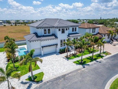 Come and experience the epitome of Apollo Beach living within - photo 1
