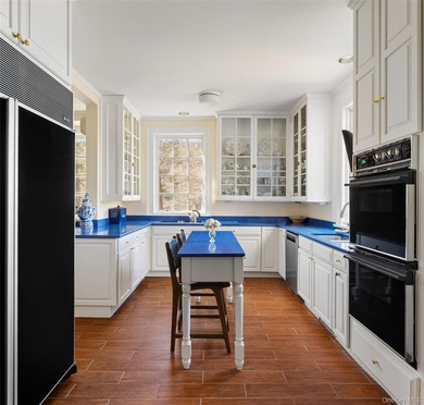 Commissioned in 1910 by H. Leroy Emmet, and masterfully designed - photo 18