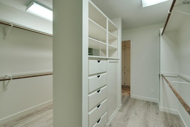 Tucked on a corner lot in Midwestern Park, this 4-bed, 3-bath - photo 23