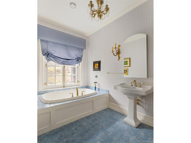 Commissioned in 1910 by H. Leroy Emmet, and masterfully designed - photo 29
