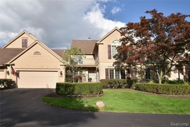 Lake Condo For Sale in Bloomfield Hills, Michigan
